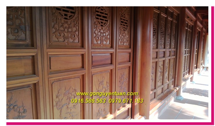 Cửa đục nhà kẻ truyền
